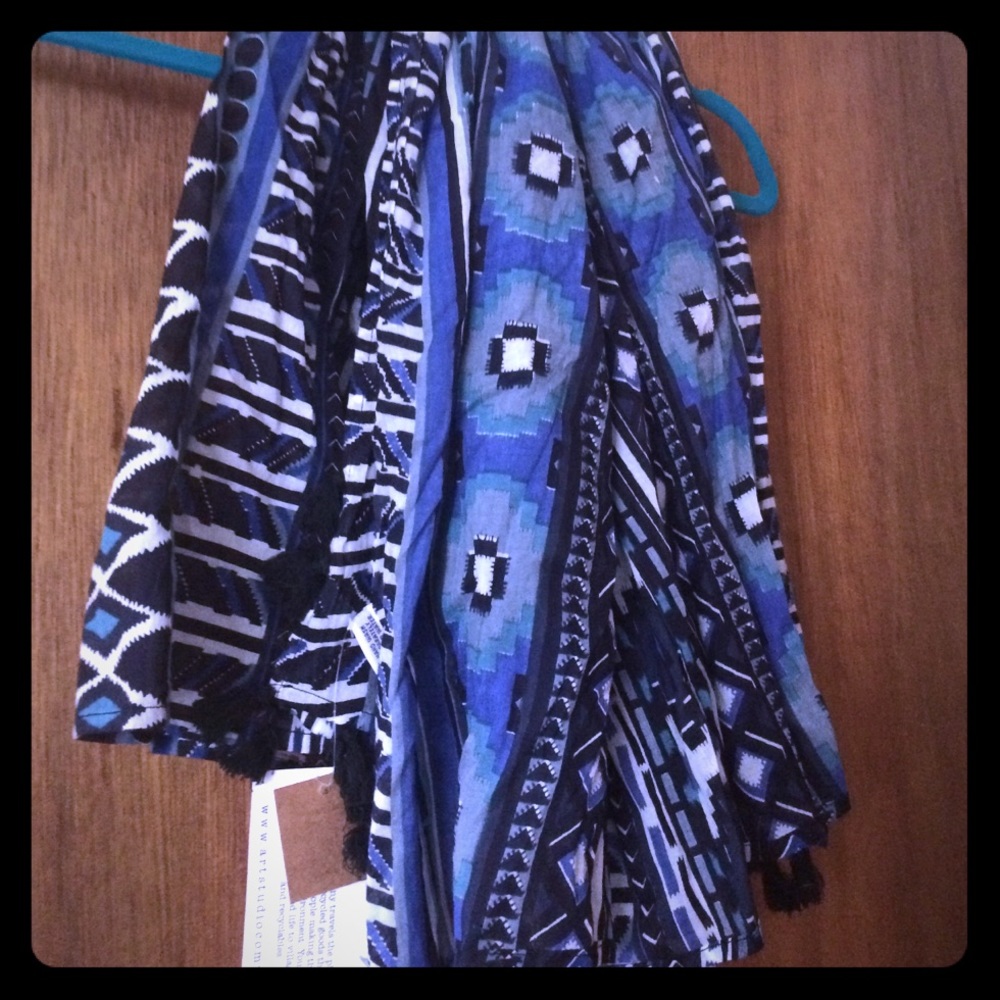 Scarf new with tags.