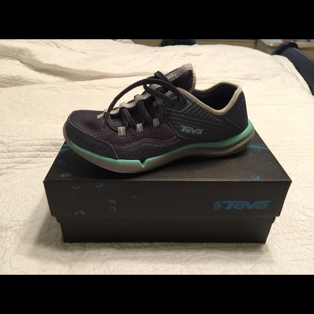 Teva Refugio Water Shoes- Size 7 NIB
