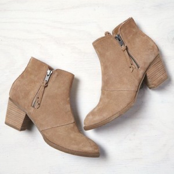 American Eagle Outfitters Shoes - American Eagle Outfitters Double Zip Suede Booties