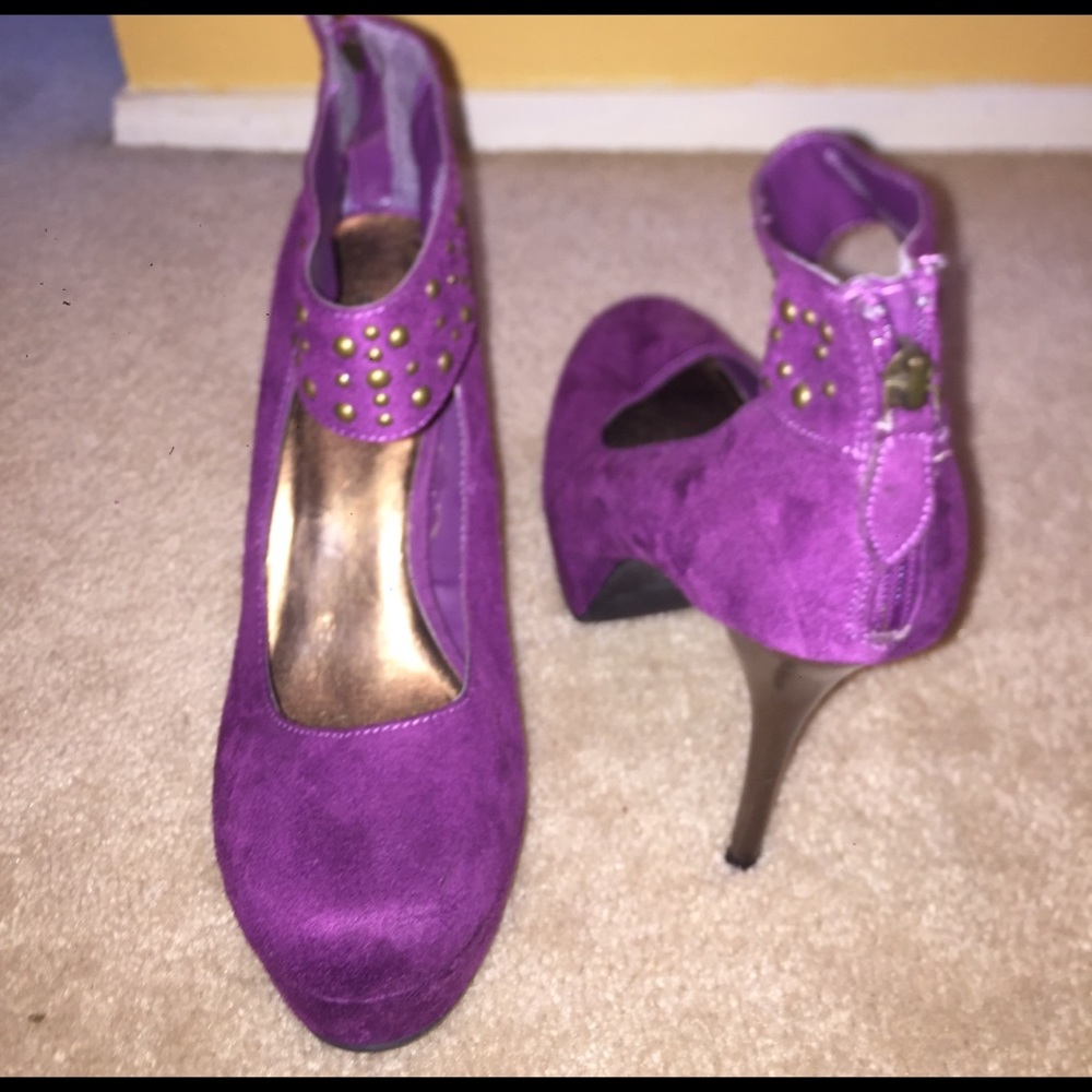 Purple suede pumps! 💜 Size 9 💜