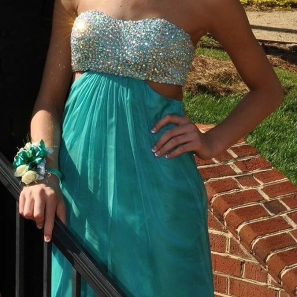 Teal Prom dress!!