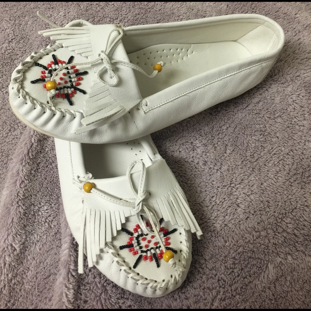 Fringe White Flats - Picture 4 of 4