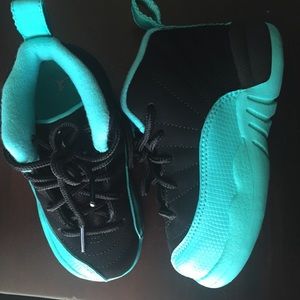Unisex Toddler Jordan's Retro 12's