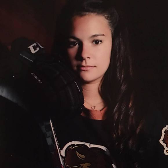 Meet your Posher, Courtney - Picture 1 of 1