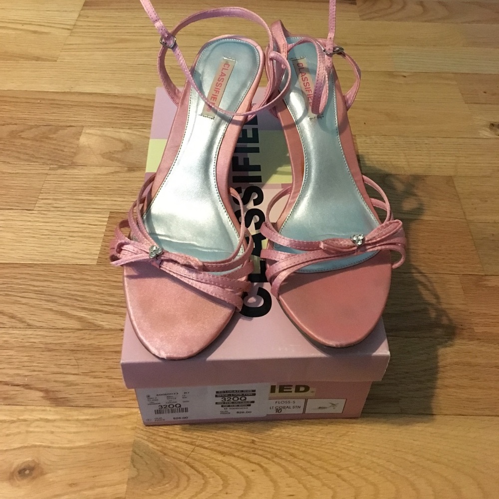 Coral pink classified heels