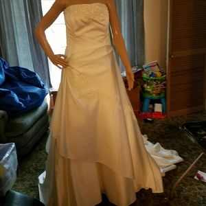 Maggie Sottero wedding dress