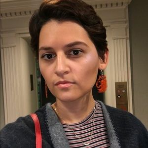 Meet your Posher, Amela