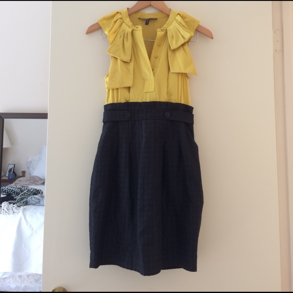 BCBG Max Azaria Goldenrod/Black Dress Sz 0