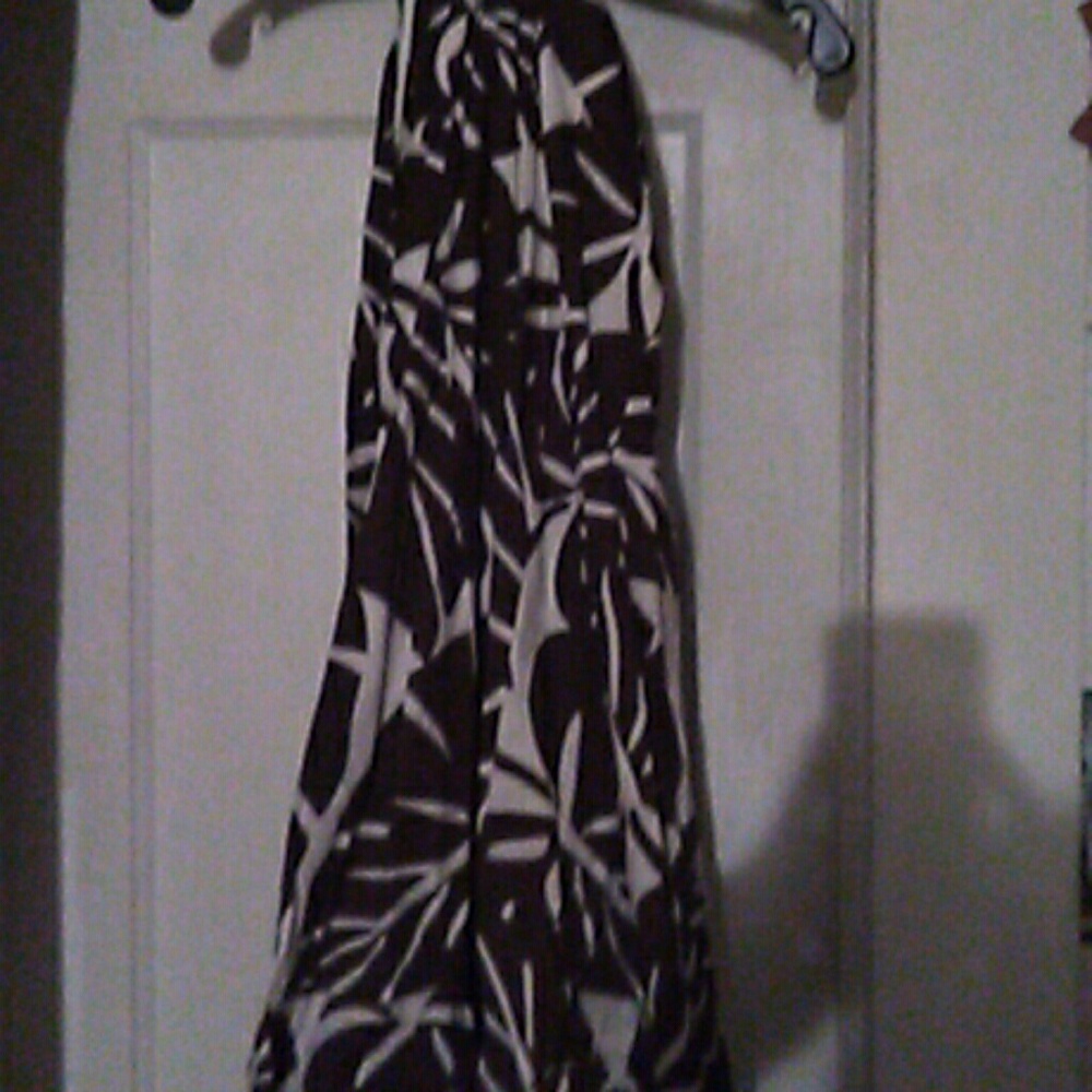 Dresses - Picture 2 of 2