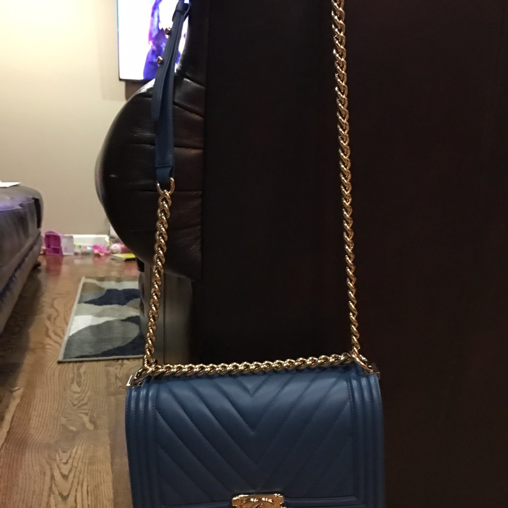 Handbag - Picture 3 of 4