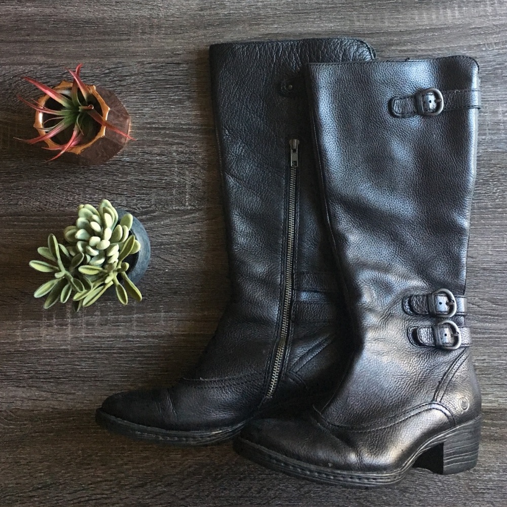 • BORN • Black Leather Boots •