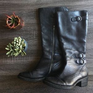 • BORN • Black Leather Boots •