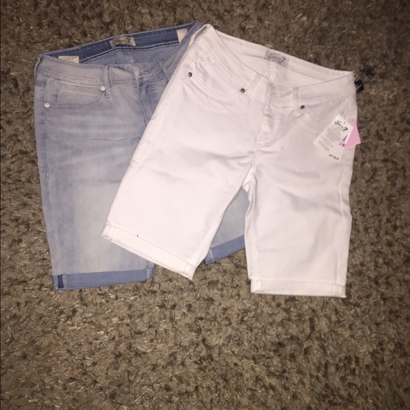 Shorts - Picture 2 of 3