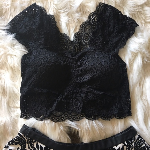 Black lace crop top/bralette - Picture 3 of 6