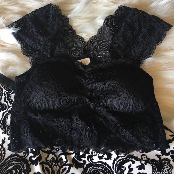 Black lace crop top/bralette - Picture 4 of 6