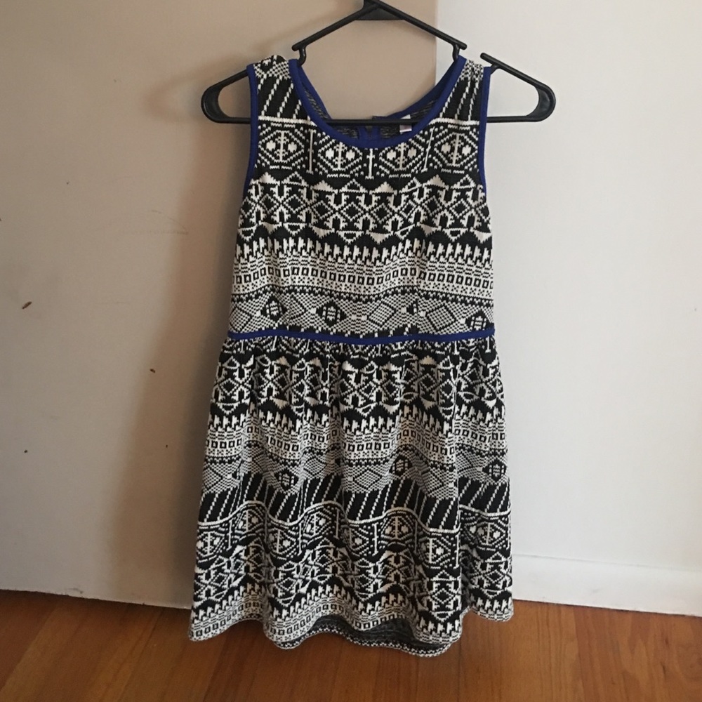 Super cute worn once for baby shower