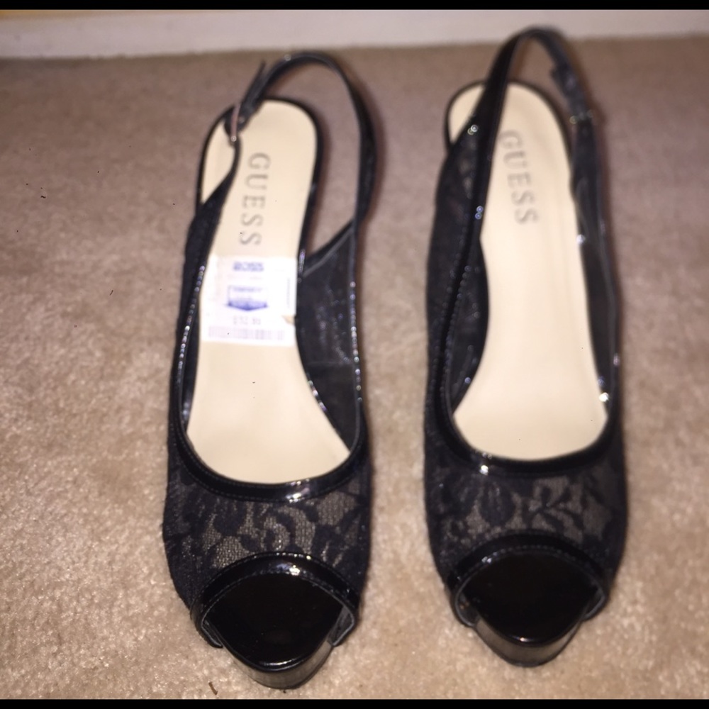 Black lace peep toe pumps! 🖤 Size 8.5 🖤