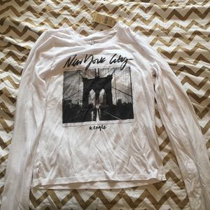 American eagle long sleeve shirt with tags!!!