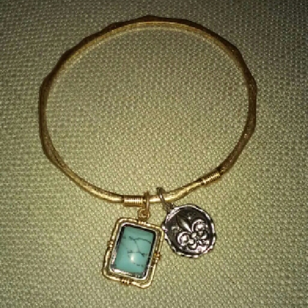 Gorgeous brushed gold bracelet