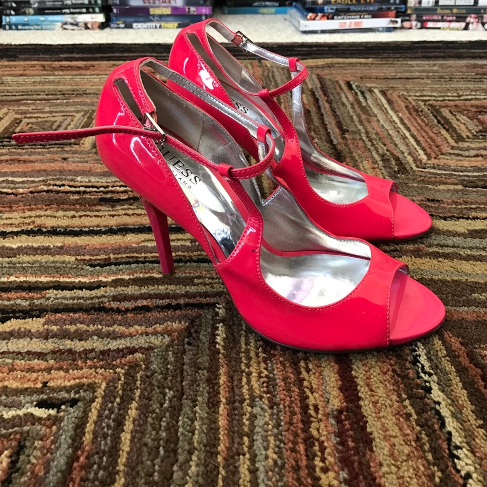 GUESS by MARCIANO Pink patent leather pumps size 6