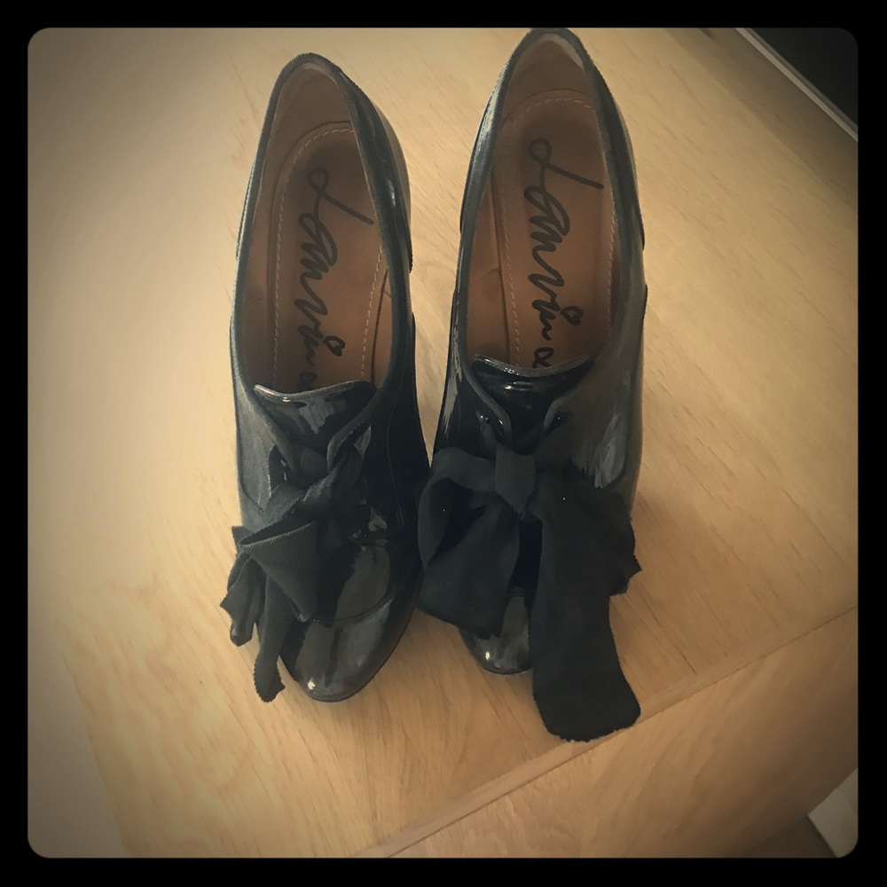 Lanvin bow front heels