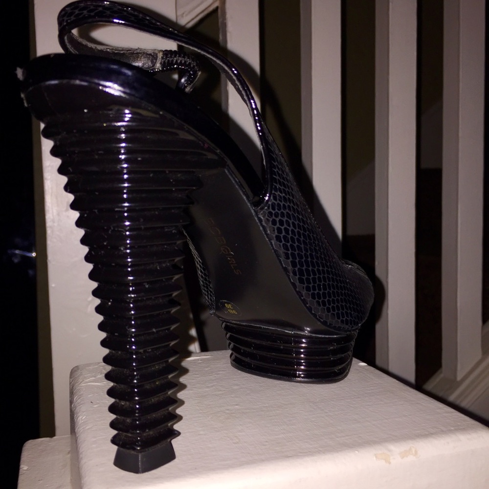 BCBG Beautiful Black Platform Leather Heels  SZ 9