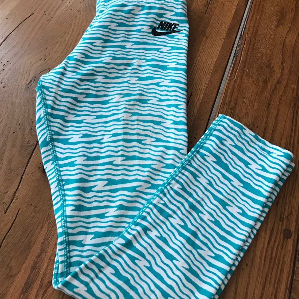 Nike Green zebra pants 💚💚💚🖤🖤🖤