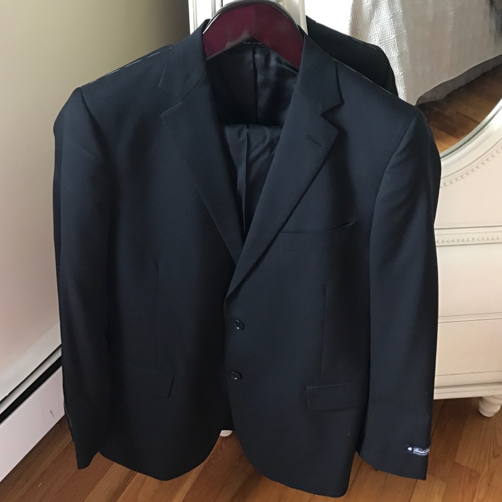 PERFECT, NEVER WORN Brooks Brothers Navy suit!