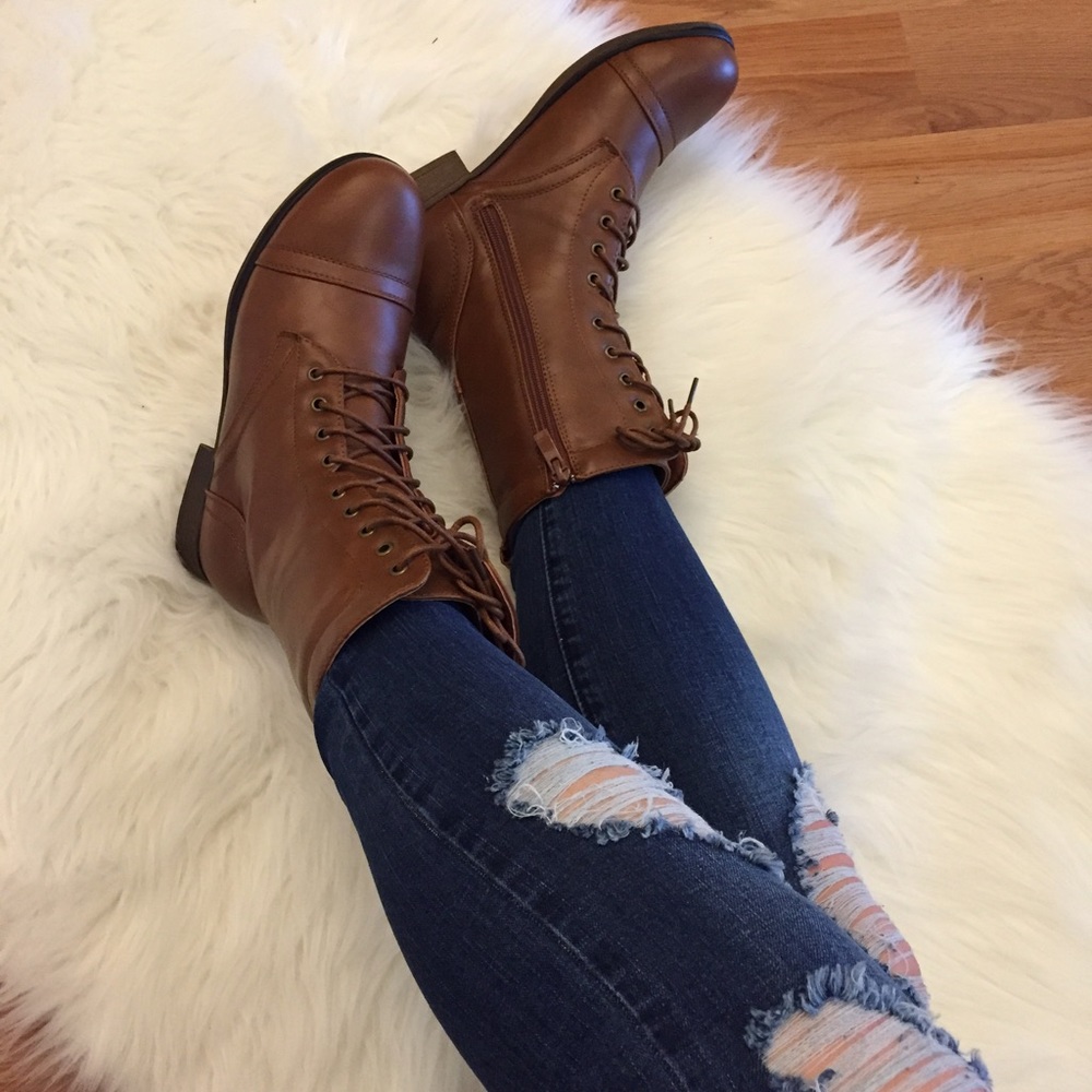 •LAST ONE• Tan Lace Up Combat Boots - Picture 7 of 8