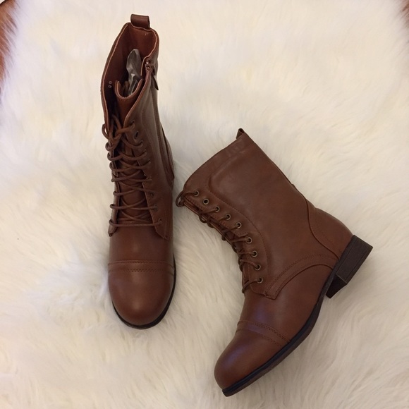 •LAST ONE• Tan Lace Up Combat Boots - Picture 2 of 8