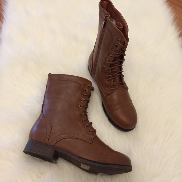 •LAST ONE• Tan Lace Up Combat Boots - Picture 5 of 8