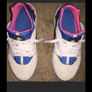 Nike Huaraches - Great Condition Size 6Y