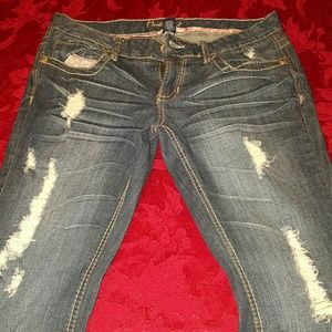 Amethyst jeans sz 9 tattered Mint