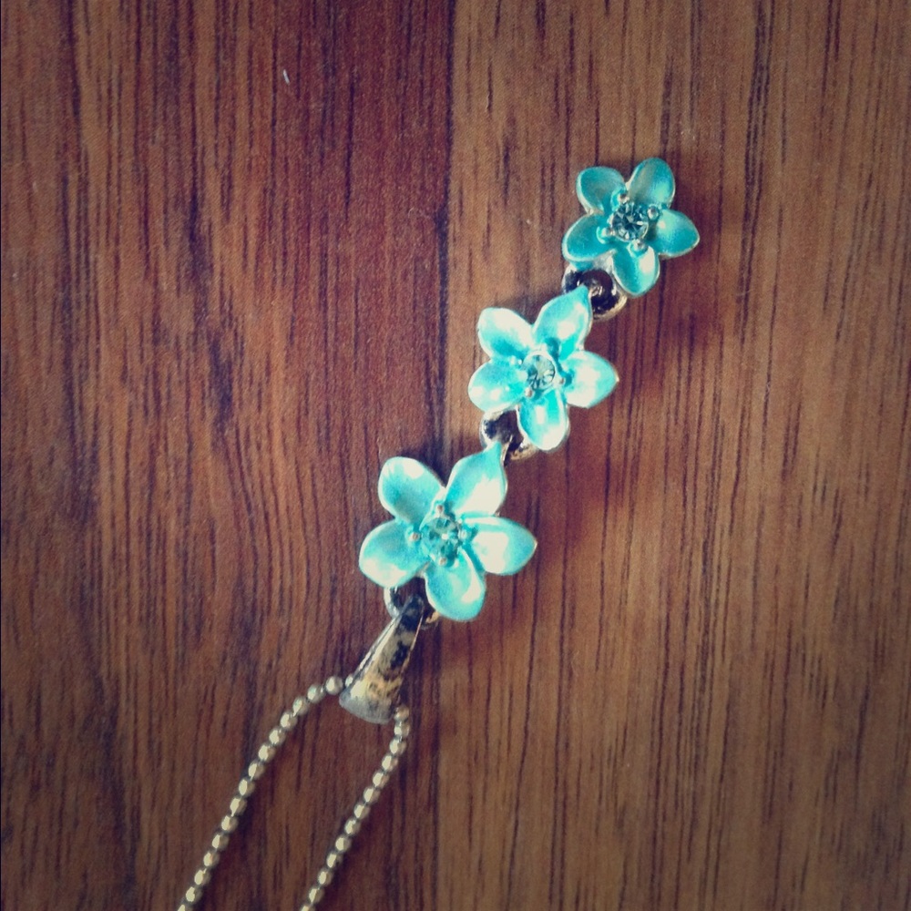 Flower necklace