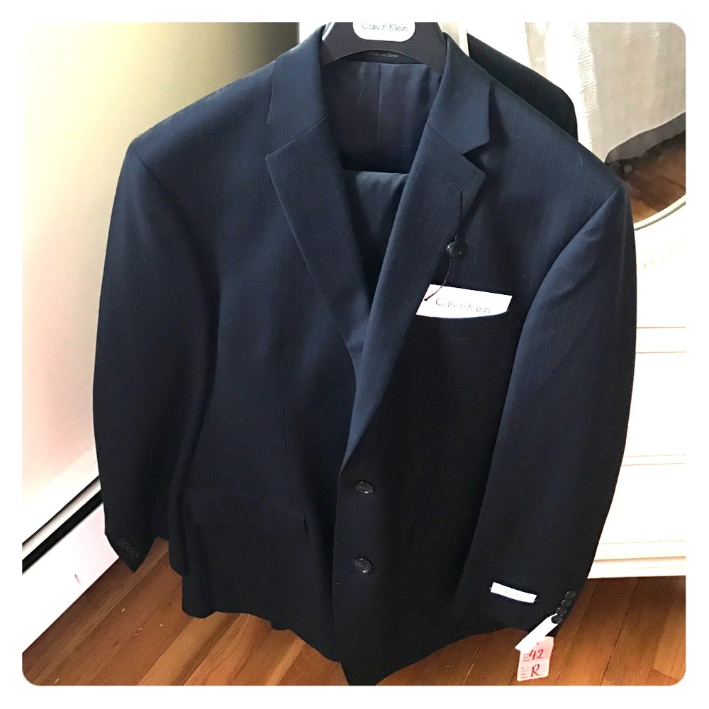 NWT Calvin Klein 2 pc Men's Wool Navy Suit 42R/36W