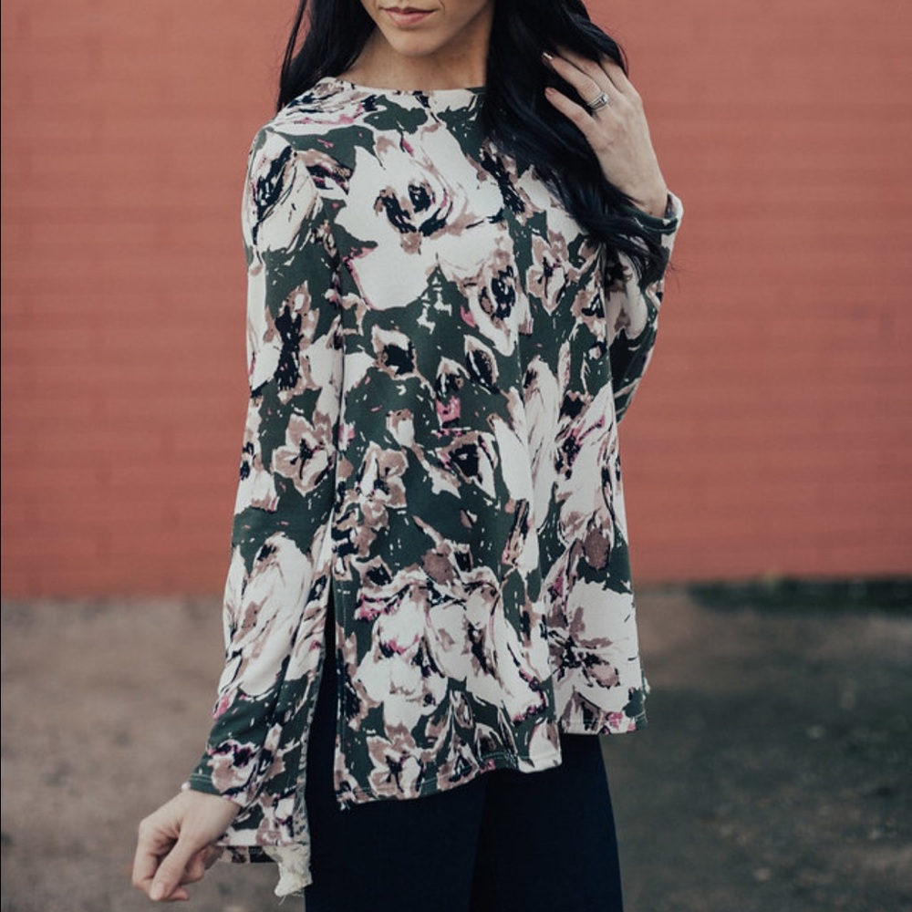 Flowy split back with lace