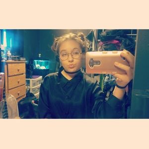 Meet your Posher, Abbie