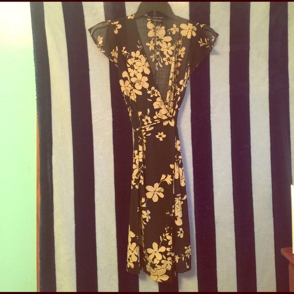 Dress - Picture 1 of 2