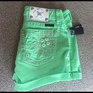 ☘️☀️Gorgeous lime green Miss Me shorts!! ☀️☘️