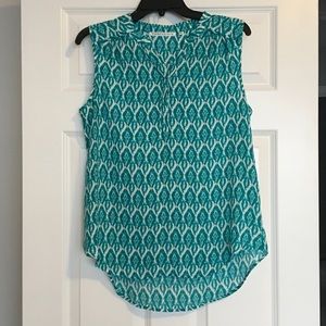 Beautiful turquoise pattern tank top! New!