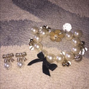 Pearl/Bow bracelet and earring set