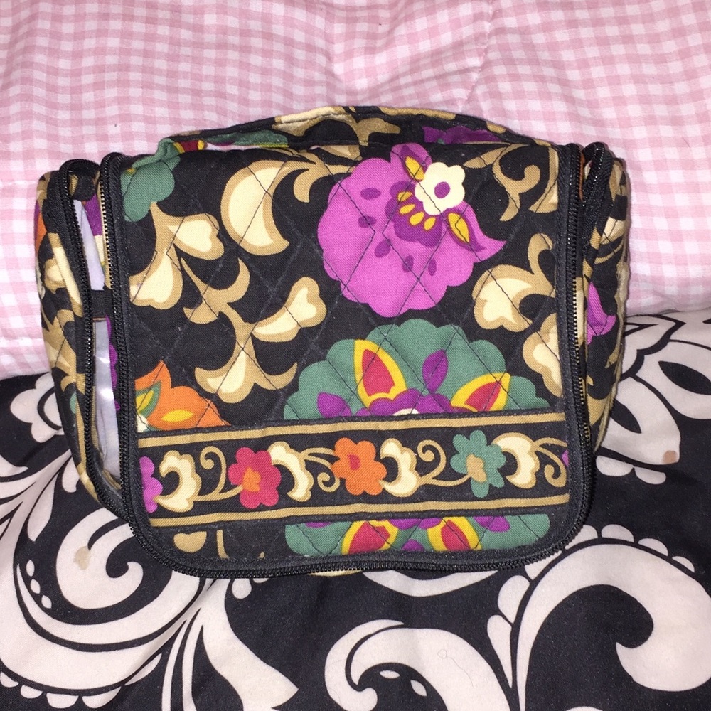 Vera Bradley travel hang