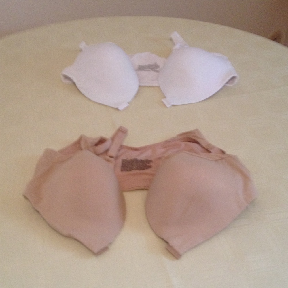 Worn once, like new,fits 34DD,36C or D.