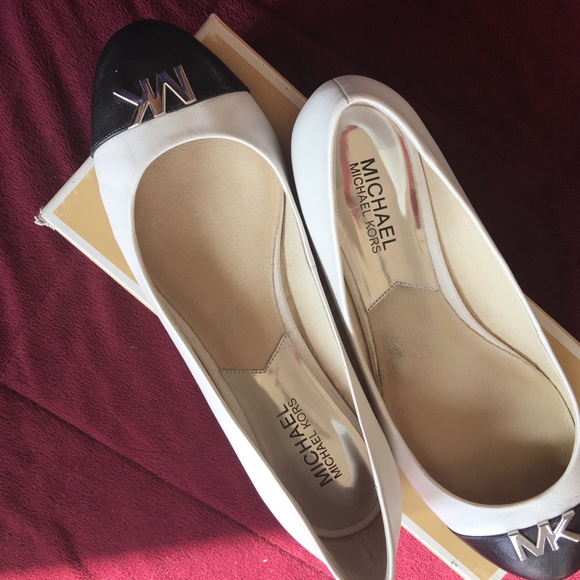 Michael Kora women's Flats. - Picture 1 of 3