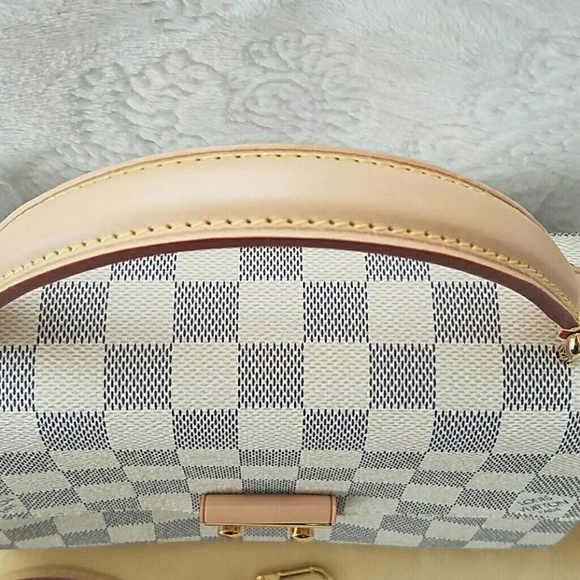 <<<<<SOLD>>>>> Louis Vuitton Croisette Bag - Picture 2 of 4