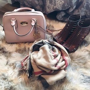 Michael Kors hand bag