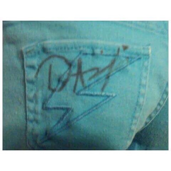 Women's shorts - Picture 3 of 4