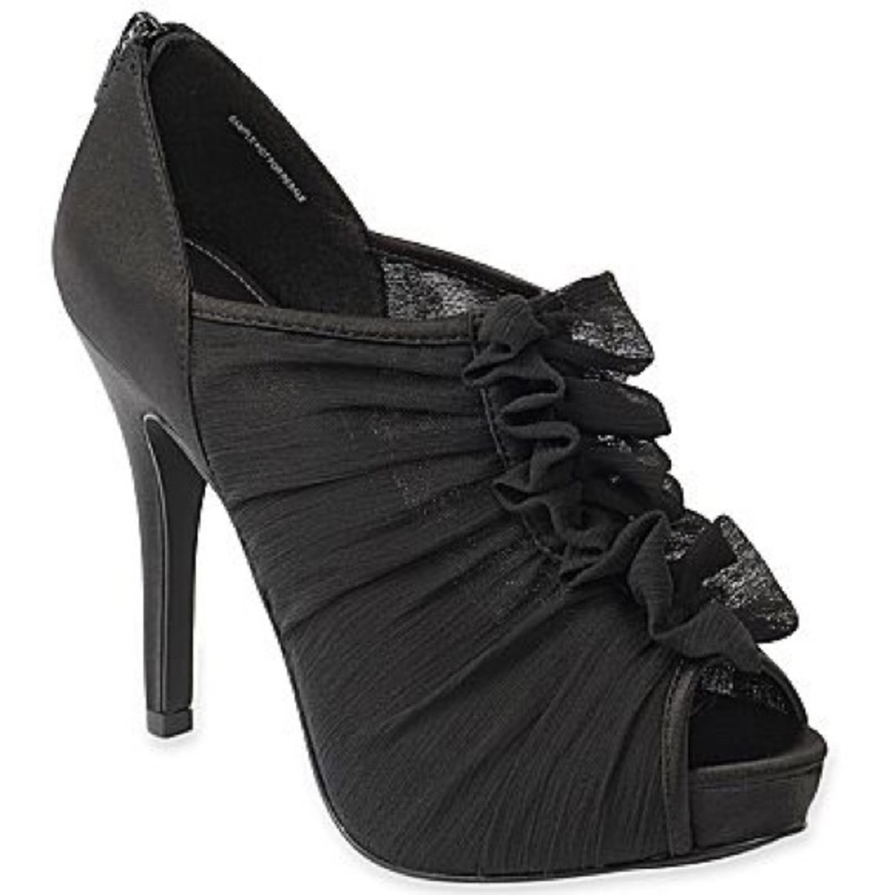 Jacqueline Ferrar® Jovana Ruched Peep toe heels