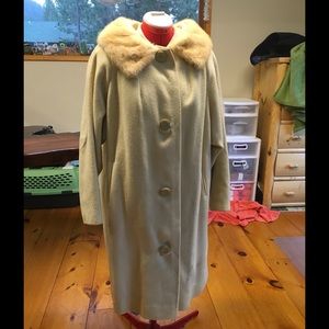 🍀VINTAGE 1950's camel colored wool coat with mink