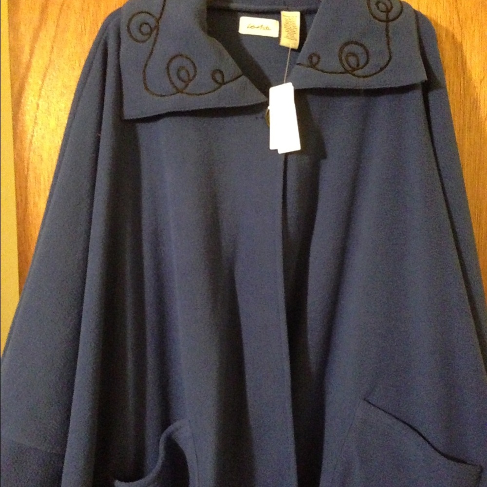 Collared wrap - Picture 2 of 2